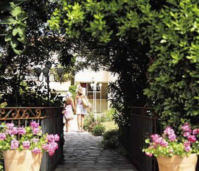 фото отеля Le Cottage Hotel Argeles-sur-Mer