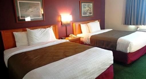 фото отеля AmericInn Lodge & Suites Madison