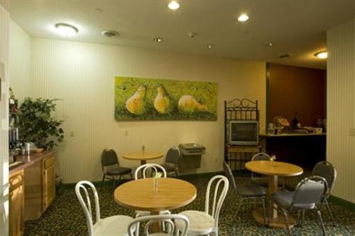 фото отеля Americas Best Value Inn & Suites- Three Rivers