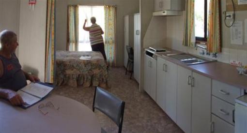 фото отеля Beachside Caravan Park Cabins Normanville