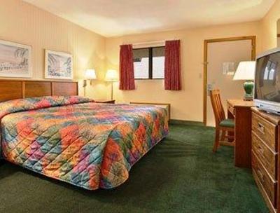 фото отеля Super 8 Westlake Cleveland