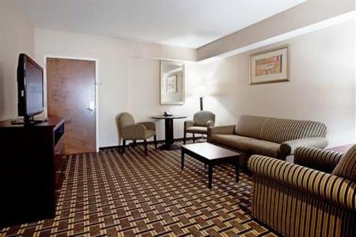 фото отеля Holiday Inn Express Pembroke