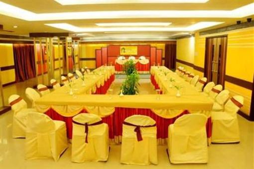 фото отеля Rajmahal Hotel Guwahati