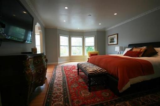фото отеля Luxury Castro Top Floor Apartment San Francisco