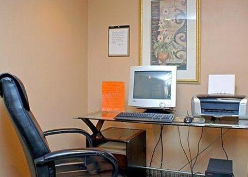 фото отеля Quality Inn Hamburg (New York)
