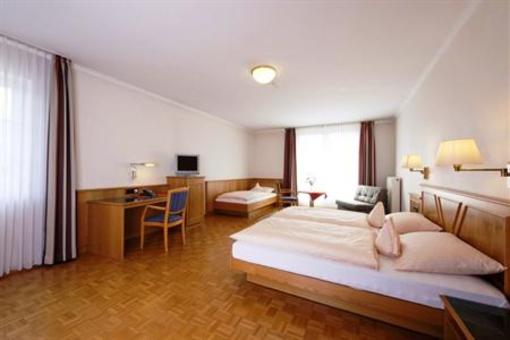 фото отеля Hotel Weingut Weis