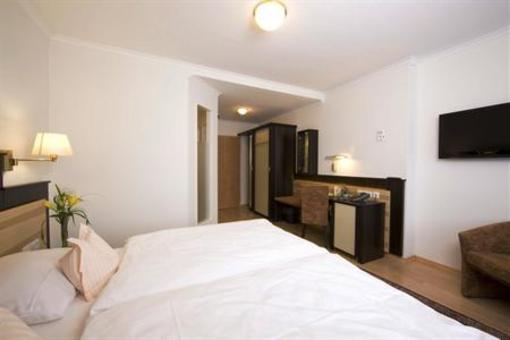 фото отеля Hotel Weingut Weis