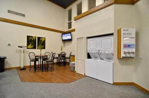 фото отеля Greenstay Hotel & Suites