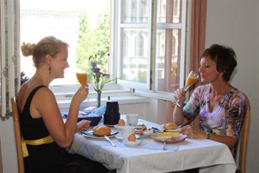 фото отеля Hotel Pension Am Siegestor