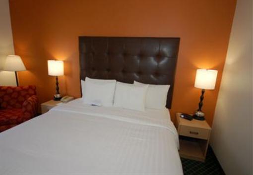 фото отеля Fairfield Inn & Suites Dallas North Farmers Branch