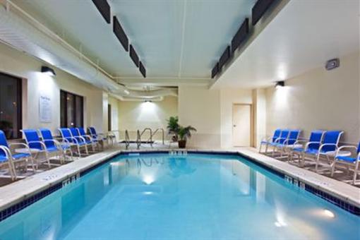 фото отеля Holiday Inn Express Hotel & Suites Chicago Airport West
