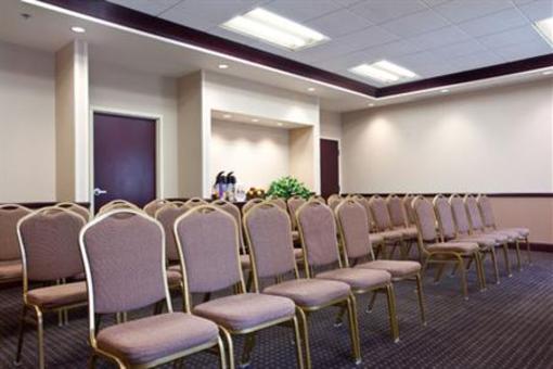 фото отеля Holiday Inn Express Hotel & Suites Chicago Airport West