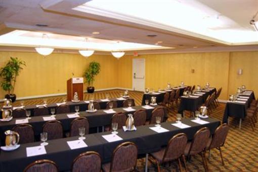 фото отеля Crowne Plaza Hotel Kansas City - Overland Park