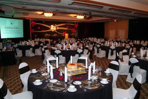 фото отеля Crowne Plaza Hotel Kansas City - Overland Park