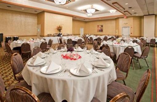 фото отеля Crowne Plaza Hotel Kansas City - Overland Park
