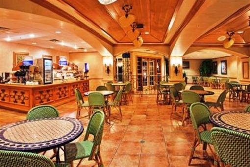 фото отеля Holiday Inn Express Hotel and Suites Orlando-Lake Buena Vista East