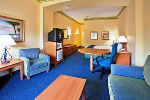 фото отеля Holiday Inn Express Hotel and Suites Orlando-Lake Buena Vista East