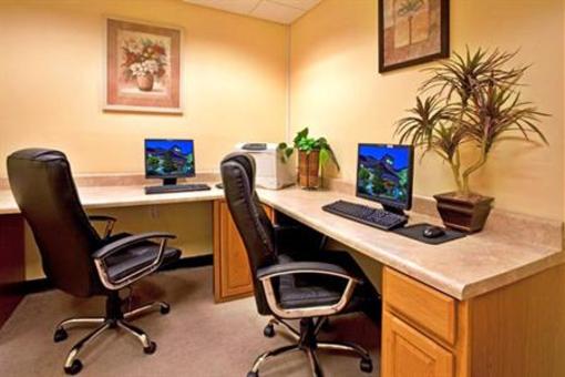 фото отеля Holiday Inn Express Hotel and Suites Orlando-Lake Buena Vista East