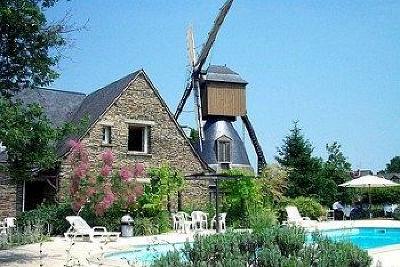 фото отеля Logis Du Cavier