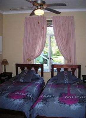 фото отеля Tonnelkop Self-Catering Units De Rust