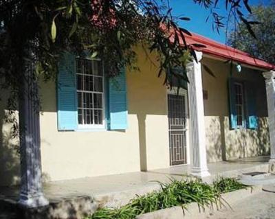 фото отеля Tonnelkop Self-Catering Units De Rust