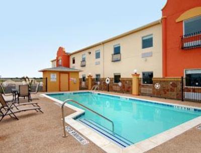 фото отеля Days Inn and Suites Groesbeck