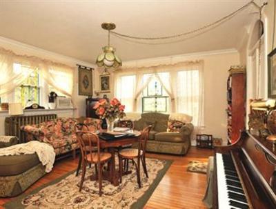фото отеля Old Victorian Farmhouse Bed & Breakfast