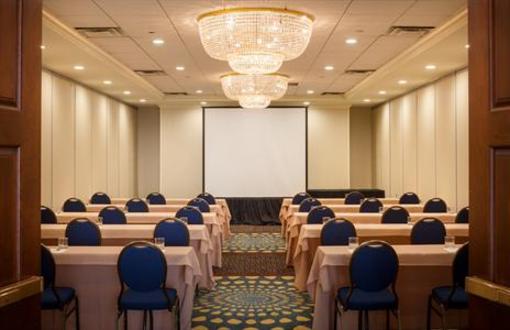фото отеля Holiday Inn Hartford East