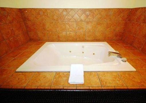 фото отеля Quality Inn & Suites Anderson (Indiana)