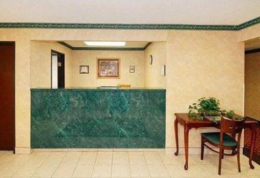 фото отеля Econo Lodge Williamston