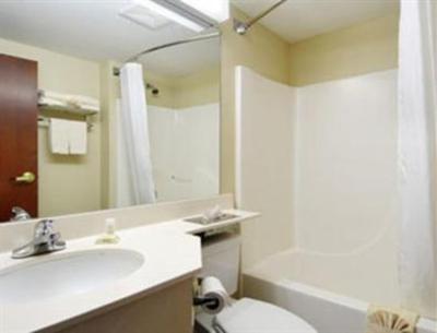 фото отеля Microtel Inn & Suites Starkville