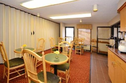 фото отеля BEST WESTERN - Blues Traveler Inn