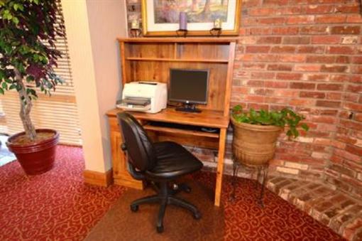 фото отеля BEST WESTERN - Blues Traveler Inn