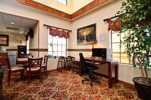 фото отеля Best Western Bradbury Inn & Suites
