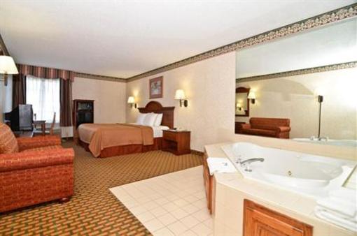 фото отеля Best Western Bradbury Inn & Suites