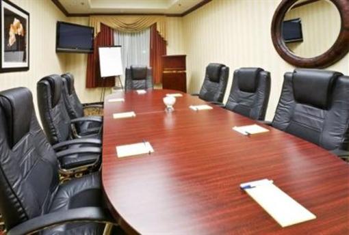 фото отеля Holiday Inn Express Hotel & Suites New Boston