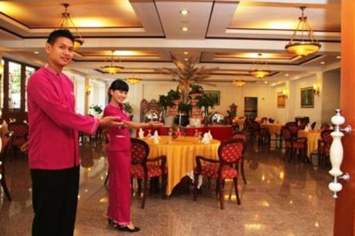 фото отеля Royal Tretes View Hotel and Convention