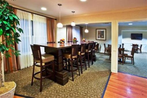фото отеля Holiday Inn Express Alpharetta-Roswell