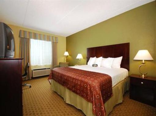 фото отеля Best Western Airport Inn & Suites Cleveland Brook Park