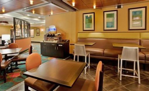 фото отеля Holiday Inn Express North Kansas City