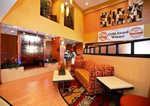 фото отеля Comfort Suites Callaway