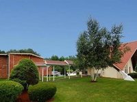 Econo Lodge Inn & Suites Westfield