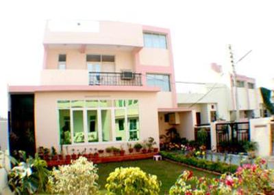 фото отеля Garden Villa Homestay Hotel Agra