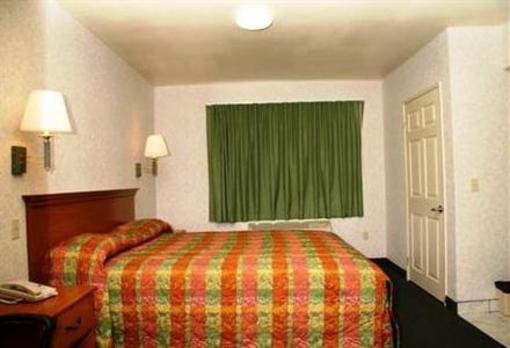 фото отеля Hollywood Studio Inn & Suites