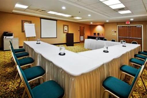 фото отеля Holiday Inn Express Hotel & Suites Tavares