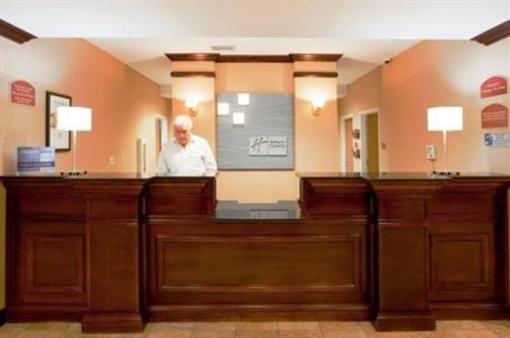фото отеля Holiday Inn Express Hotel & Suites Tavares
