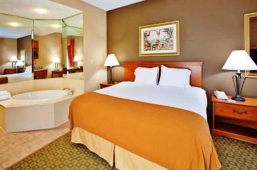 фото отеля Holiday Inn Express Hotel & Suites Tavares