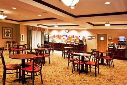 фото отеля Holiday Inn Express Hotel & Suites Tavares