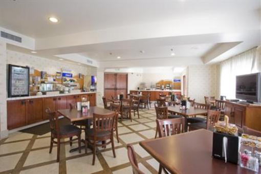 фото отеля Holiday Inn Express Hotel & Suites Carpinteria