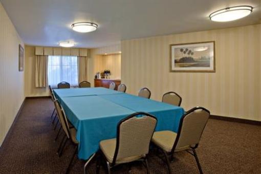 фото отеля Holiday Inn Express Hotel & Suites Carpinteria